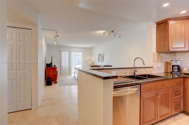 2212 NE 1st Way 101, Boynton Beach, FL 33435