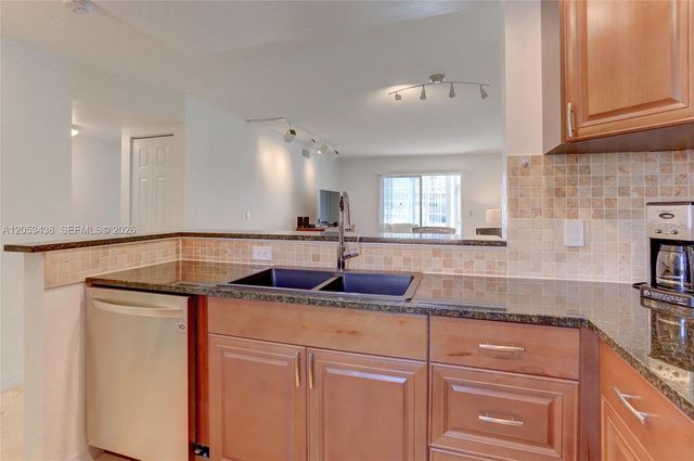 2212 NE 1st Way 101, Boynton Beach, FL 33435