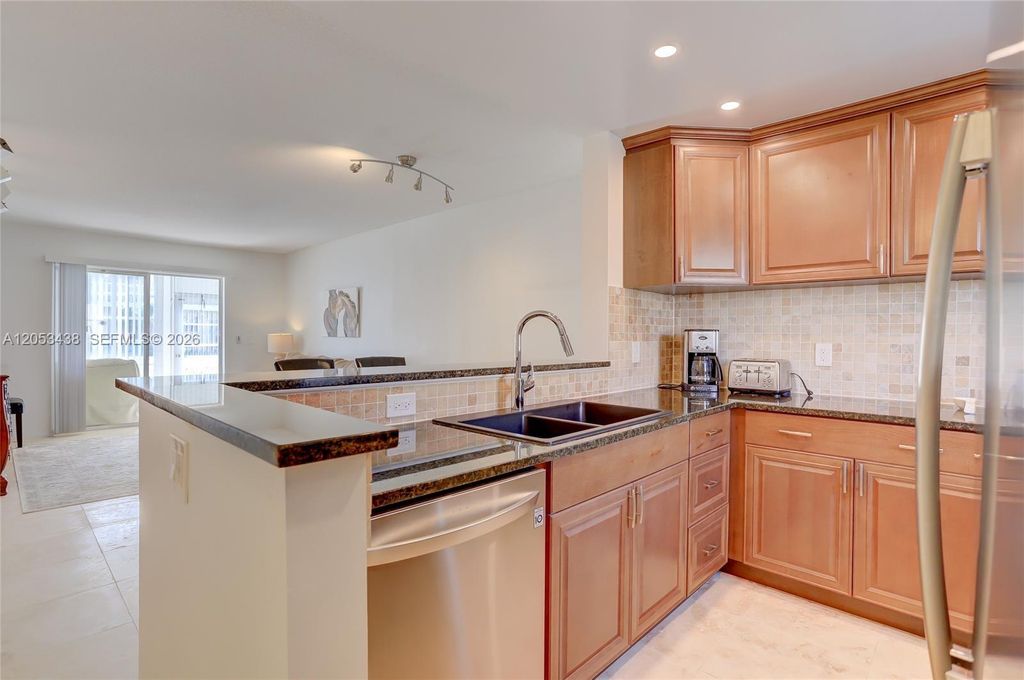 2212 NE 1st Way 101, Boynton Beach, FL 33435
