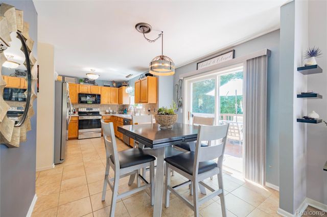 52657 Huntley Avenue, New Baltimore, MI 48047