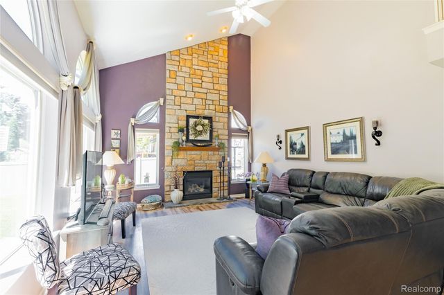 52657 Huntley Avenue, New Baltimore, MI 48047