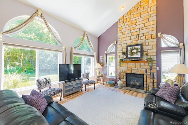 52657 Huntley Avenue, New Baltimore, MI 48047