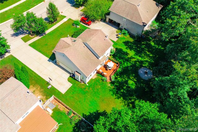 52657 Huntley Avenue, New Baltimore, MI 48047