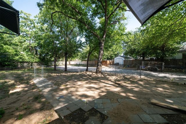 300 Emma Street B, Fort Worth, TX 76111