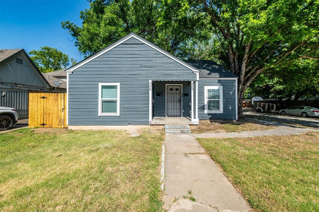 300 Emma Street B, Fort Worth, TX 76111