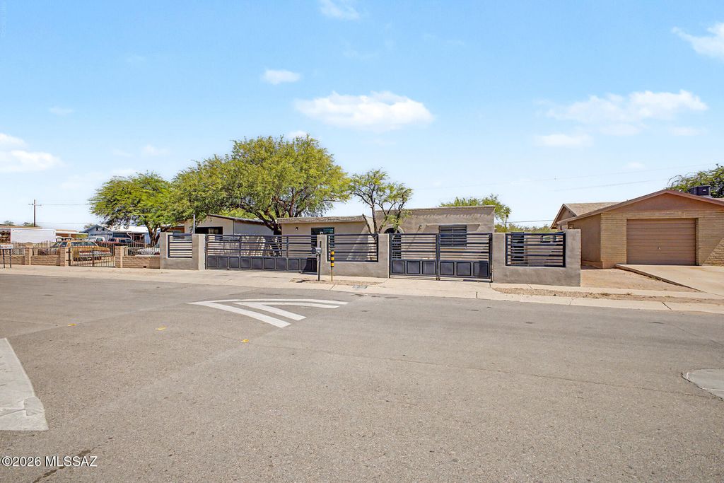 3024 W Tucker Street, Tucson, AZ 85746