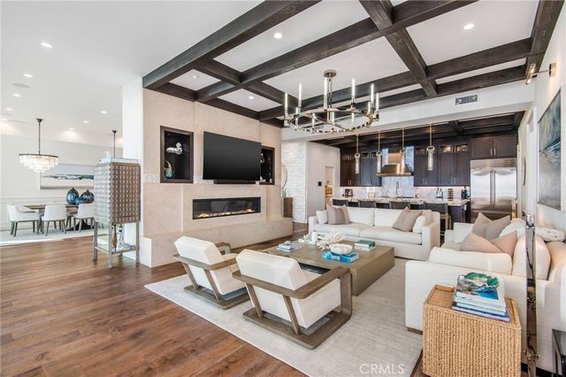 2492 Glenneyre Street, Laguna Beach, CA 92651