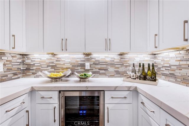 2492 Glenneyre Street, Laguna Beach, CA 92651