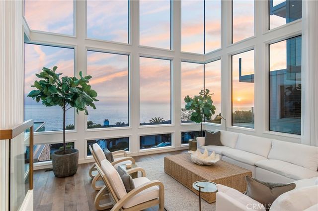 2492 Glenneyre Street, Laguna Beach, CA 92651