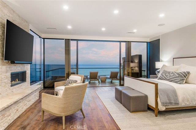 2492 Glenneyre Street, Laguna Beach, CA 92651