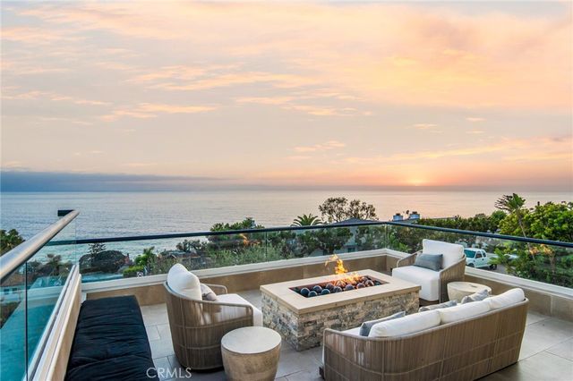 2492 Glenneyre Street, Laguna Beach, CA 92651