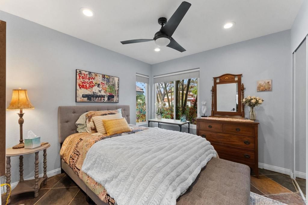 Image 10 of property listing at 871 Blackwood Rd, Chula Vista, CA 91910