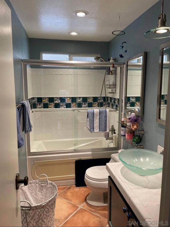 Image 12 of property listing at 871 Blackwood Rd, Chula Vista, CA 91910