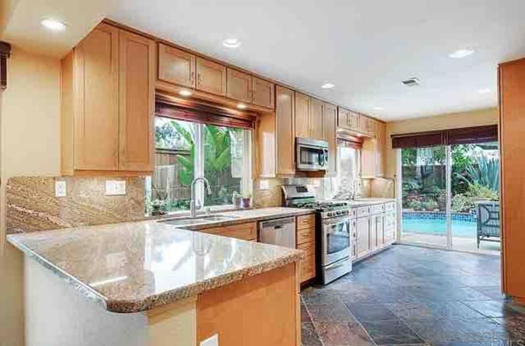 Image 20 of property listing at 871 Blackwood Rd, Chula Vista, CA 91910