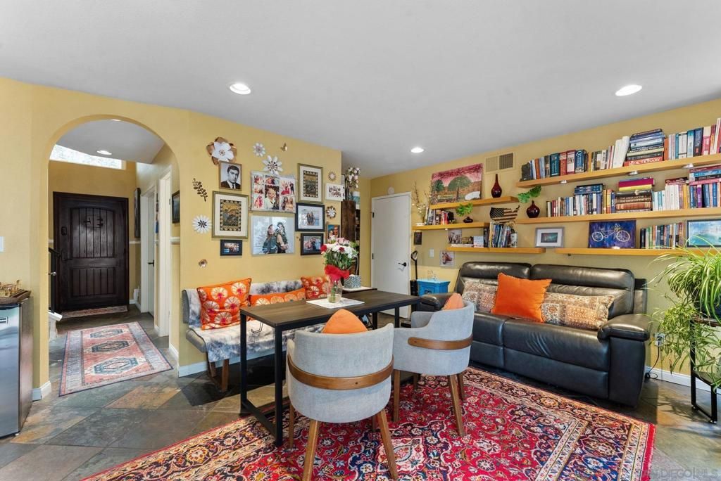 Image 7 of property listing at 871 Blackwood Rd, Chula Vista, CA 91910