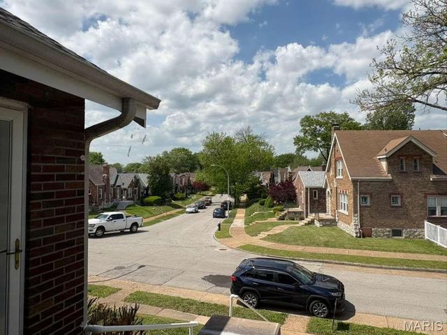 6926 Hurst Court, St Louis, MO 63116
