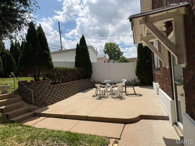 6926 Hurst Court, St Louis, MO 63116