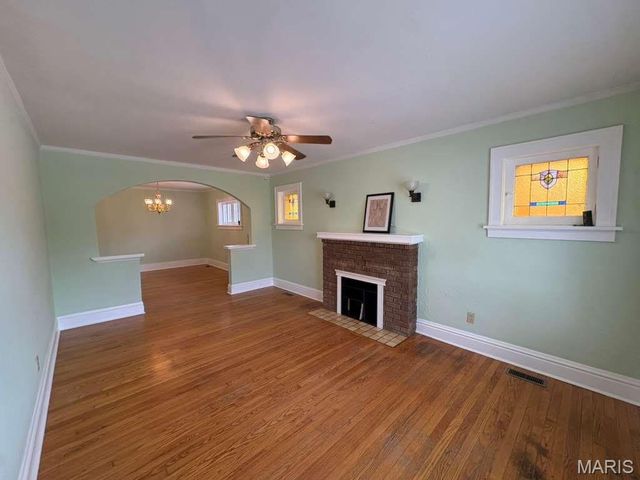 6926 Hurst Court, St Louis, MO 63116