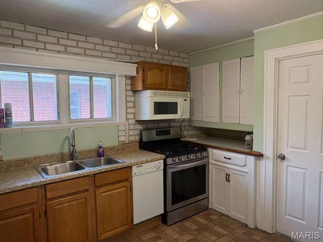 6926 Hurst Court, St Louis, MO 63116