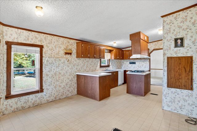 20300 E 1650 Road, Stockton, MO 65785