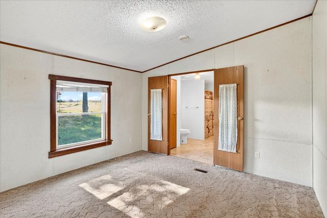 20300 E 1650 Road, Stockton, MO 65785