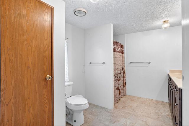 20300 E 1650 Road, Stockton, MO 65785