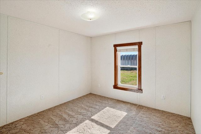 20300 E 1650 Road, Stockton, MO 65785