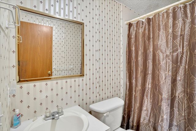 20300 E 1650 Road, Stockton, MO 65785