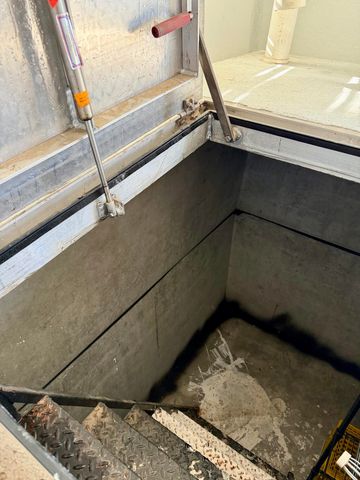 20300 E 1650 Road, Stockton, MO 65785