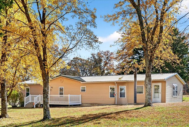 20300 E 1650 Road, Stockton, MO 65785