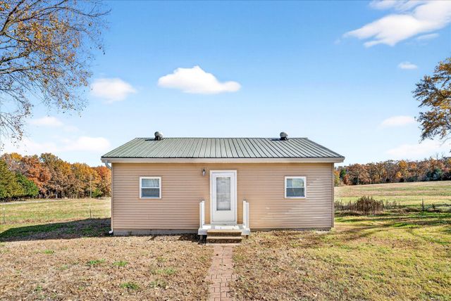 20300 E 1650 Road, Stockton, MO 65785