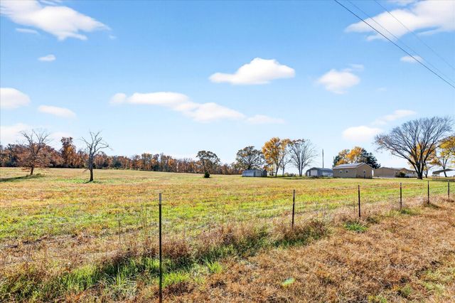 20300 E 1650 Road, Stockton, MO 65785