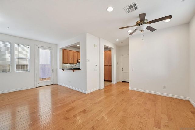 10521 Hollingsworth, San Diego, CA 92127