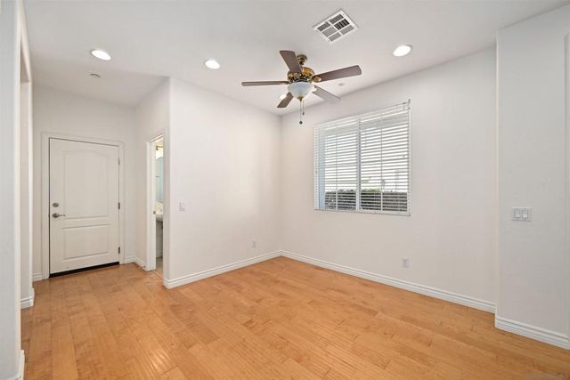 10521 Hollingsworth, San Diego, CA 92127