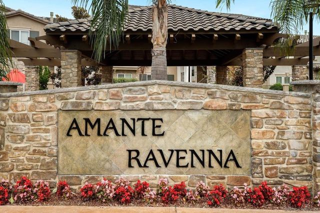 10521 Hollingsworth, San Diego, CA 92127