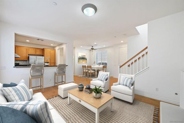 10521 Hollingsworth, San Diego, CA 92127