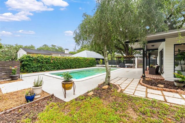 1237 SE 8TH STREET, Ocala, FL 34471