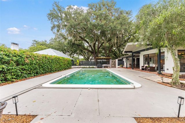 1237 SE 8TH STREET, Ocala, FL 34471