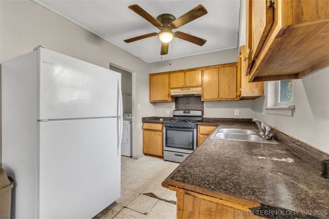 571 W 149th Place, Glenpool, OK 74033