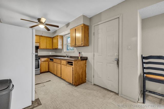 571 W 149th Place, Glenpool, OK 74033