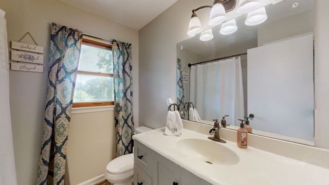 327 Russwood Dr, Springville, TN 38256