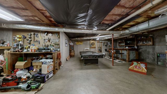 327 Russwood Dr, Springville, TN 38256