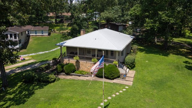 327 Russwood Dr, Springville, TN 38256