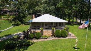 327 Russwood Dr, Springville, TN 38256