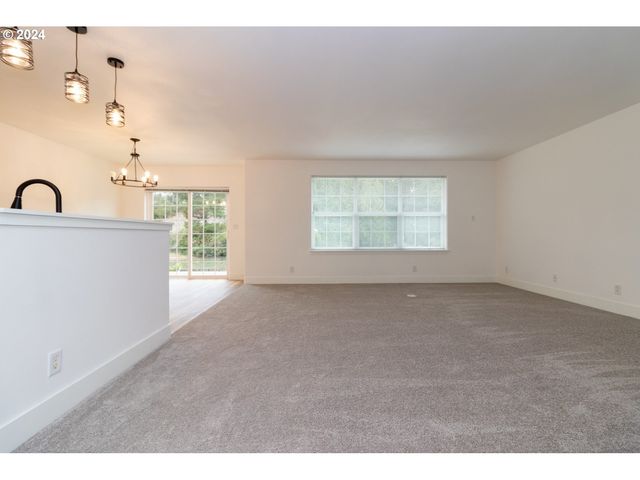 9 WATERFORD DOWNS, Florence, OR 97439