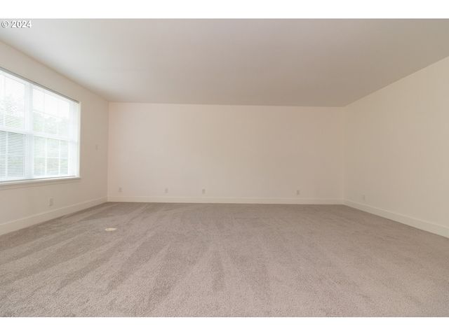 9 WATERFORD DOWNS, Florence, OR 97439