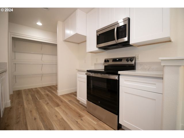 9 WATERFORD DOWNS, Florence, OR 97439
