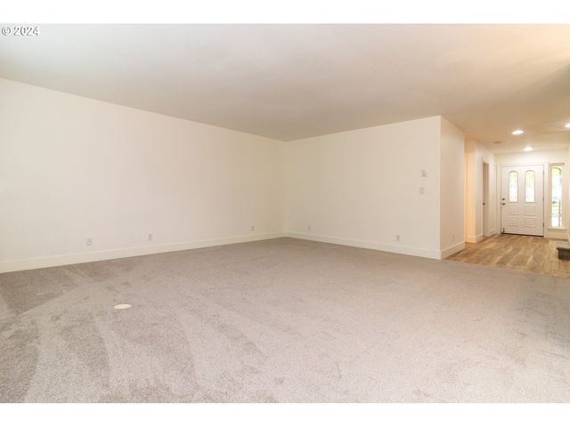 9 WATERFORD DOWNS, Florence, OR 97439