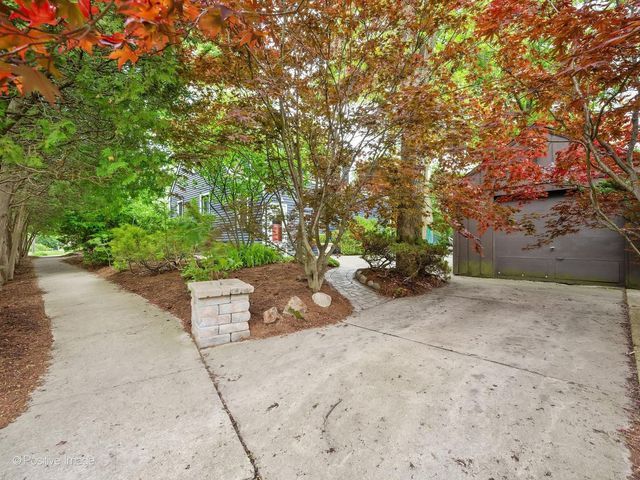 3904 Earlston Road, Downers Grove, IL 60515