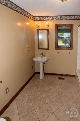 220 US 80, Ellabell, GA 31308